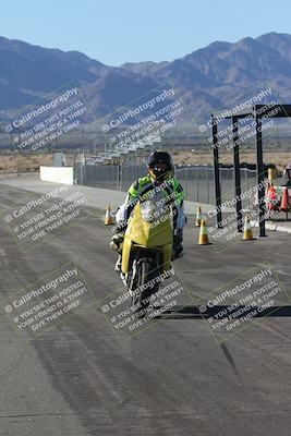 media/Dec-01-2025-Moto Forza (Mon) [[2daa91e15f]]/4-Around the Pits/